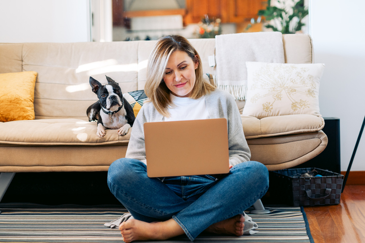 woman on laptop